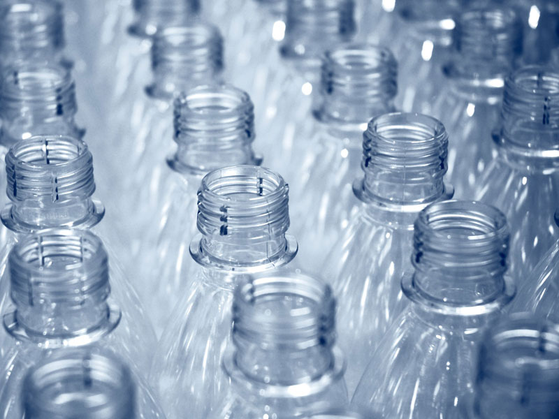 Fabricación de Botellas de Plástico
